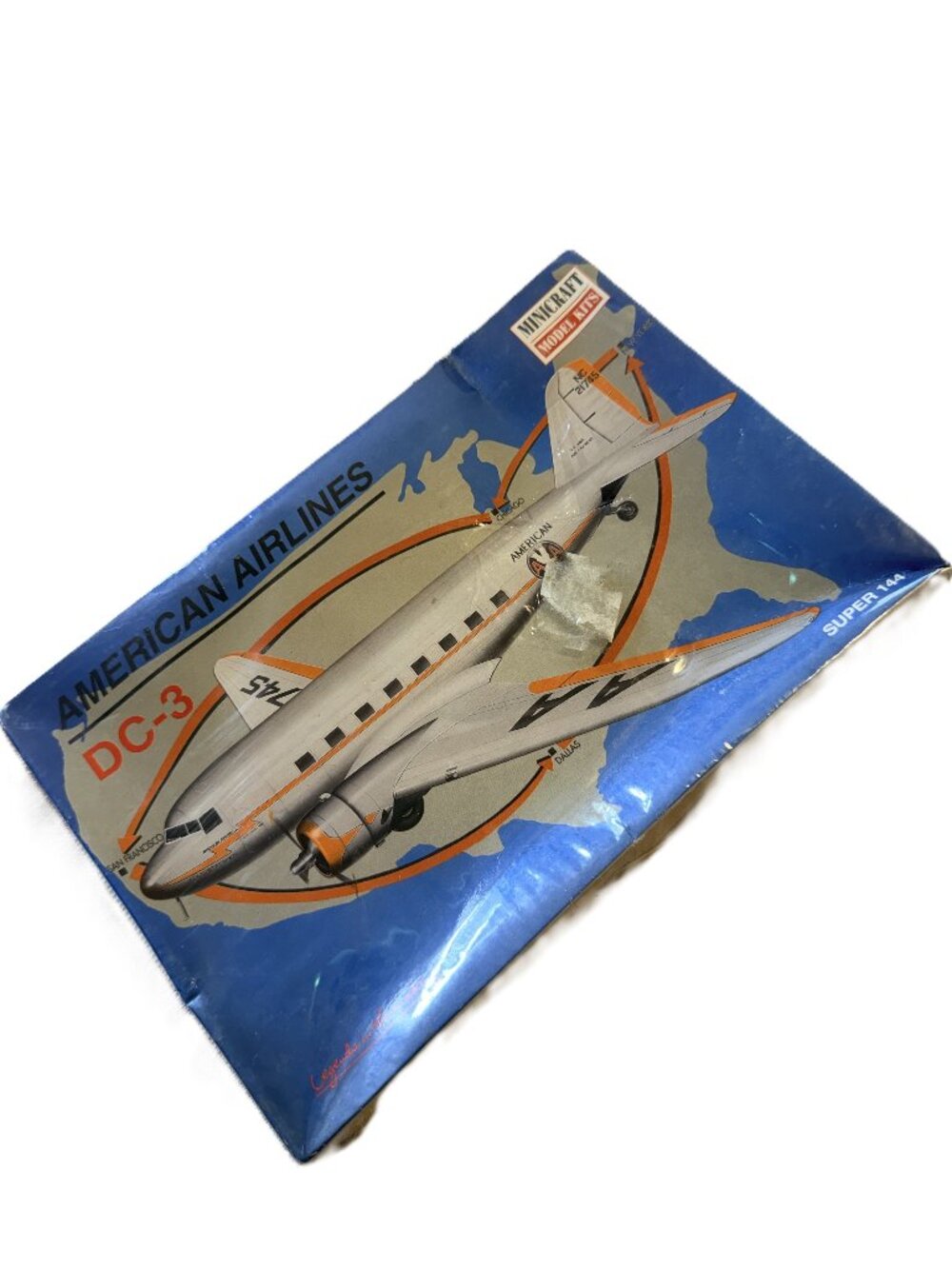 Minicraft American Airlines DC-3 Super 1/144 Model Kit